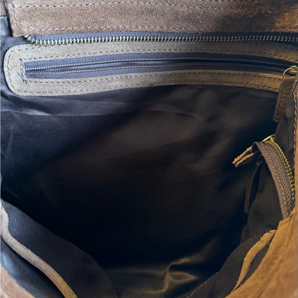 Chic Brown Suede Shoulder Bag - Picture 3 of 5